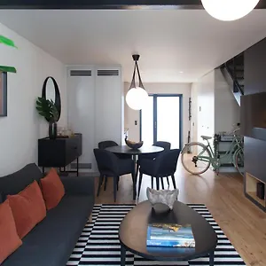 Appartement Flh Intendente Elegant Mezzanine With Balcony, Lissabon